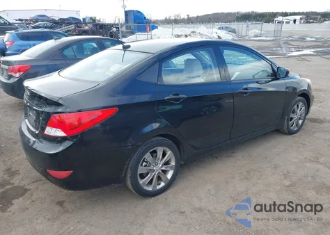 2013 Hyundai Accent Gls z USA, uszkodzony, nr VIN KMHCU4AEXDU306958